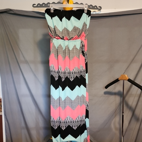 Trixxi Green and Pink Strapless Sundress - Picture 1 of 5